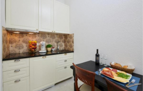 Nice apartment in Pula with